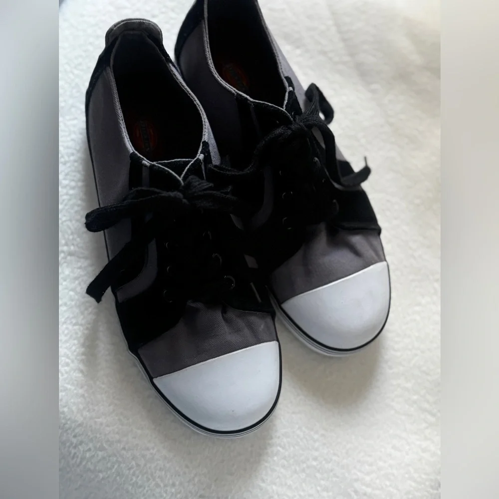 Dickies Size 8 Men’s Gray/Black/White Lace Up Sneakers